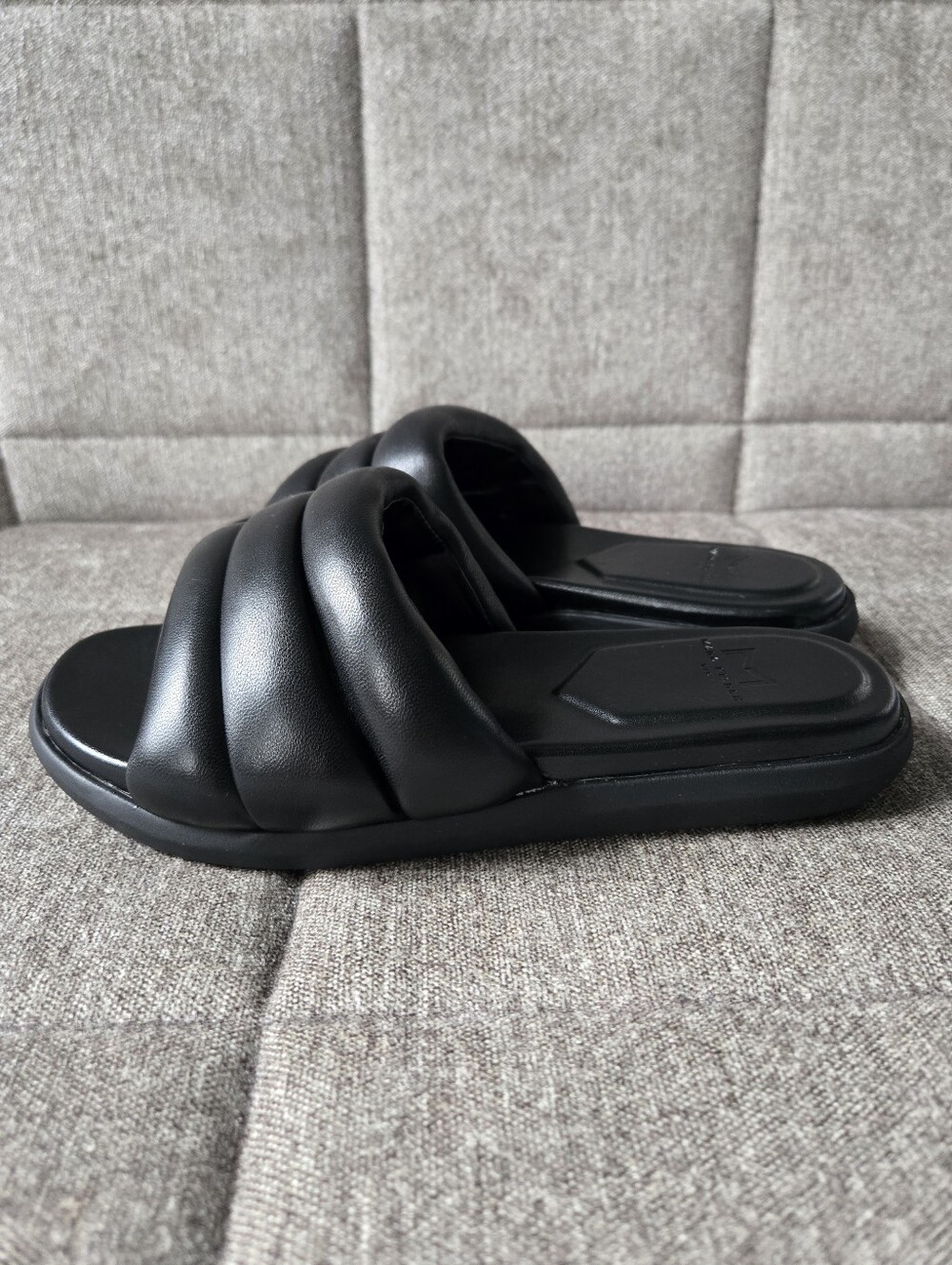Marc Fisher LTD | Yessy Slip On Leather Slide Sandals Size 7 In Black